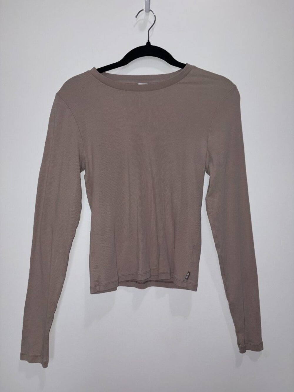 Aritzia TNA Ribbed Cropped Longsleeve Tee